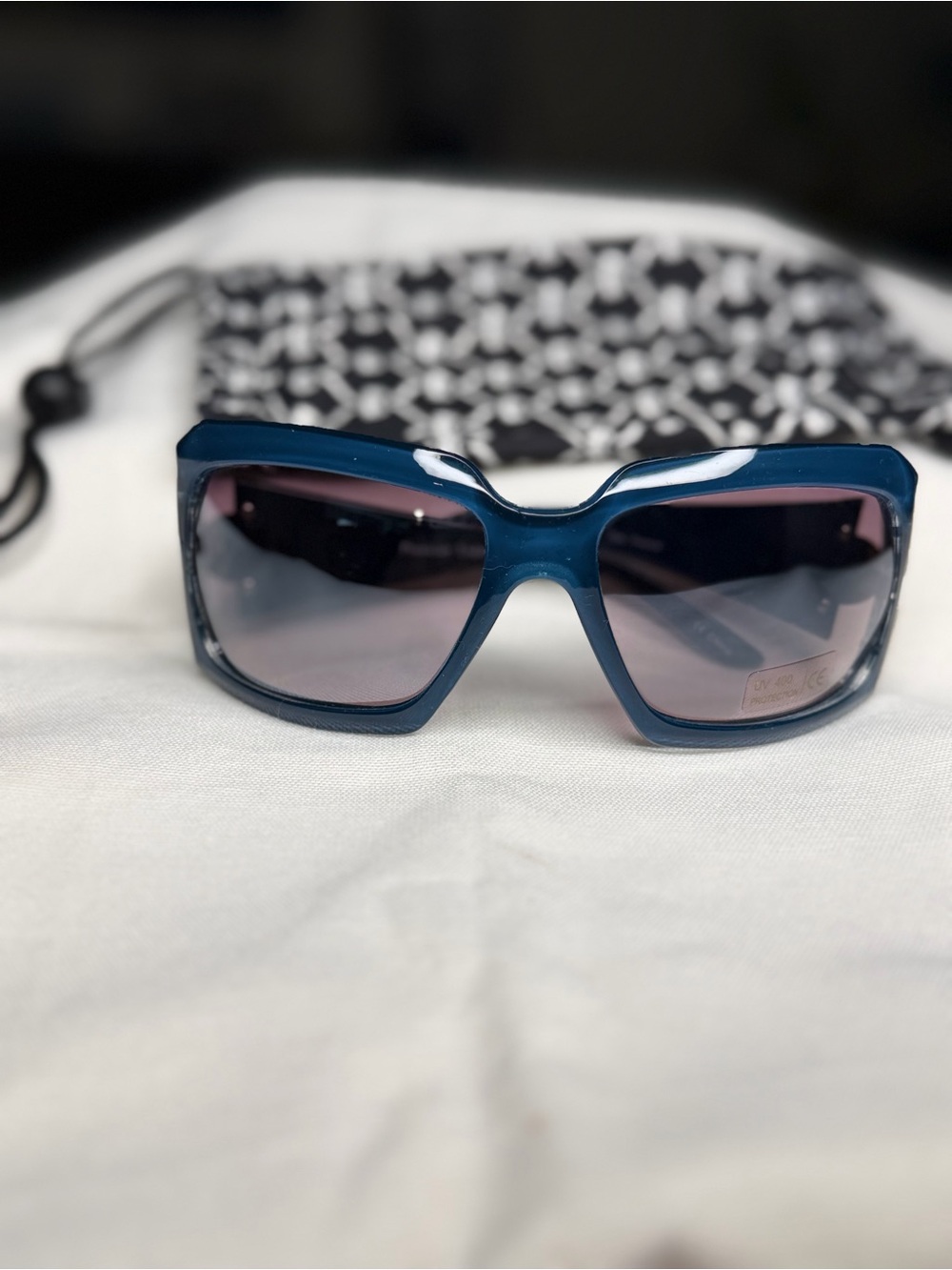 Women’s Oversized Park Avenue Blue Square Sunglasses
